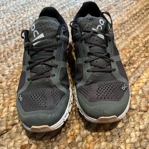 cloudflow wide rock|rose color light wear for a few months